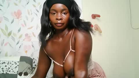 Vee online show from February 8, 11:19 pm