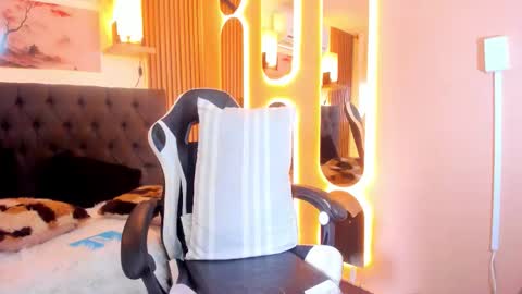 bigcandyy_q online show from March 26, 6:35 pm