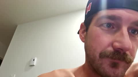 Snapshot of bigcanuck35 chatting on December 20, 10:11 pm bigcanuck35 online show from December 20, 10:11 pm