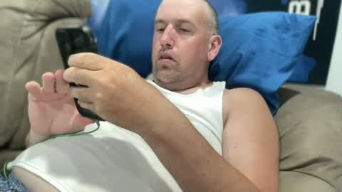 bigcocksuckingslut online show from June 13, 11:15 pm