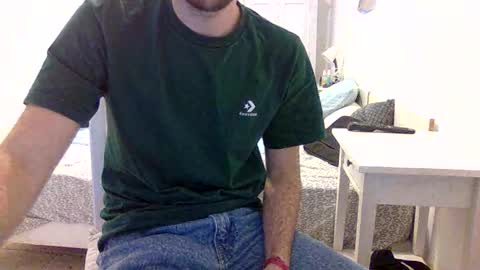 Snapshot of biggbaguette1 chatting on September 23, 12:43 pm biggbaguette1 online show from September 23, 12:43 pm