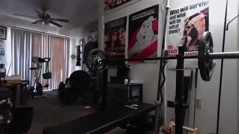 biggerisbetter21 online show from December 15, 6:59 pm