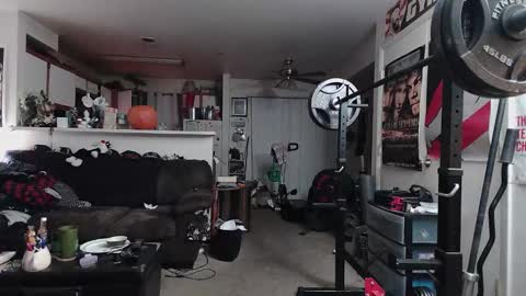 biggerisbetter21 online show from November 25, 6:01 am