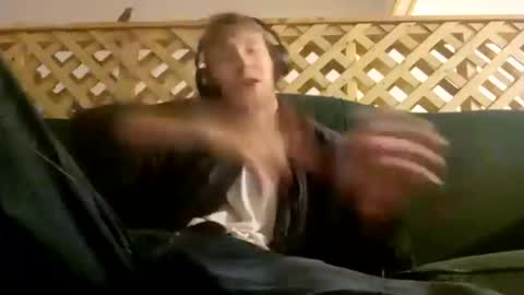 biggestboiiii online show from February 3, 12:15 am