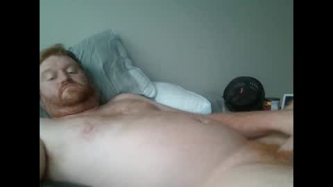Snapshot of bigred92899 chatting on October 4, 3:32 pm bigred92899 online show from October 4, 3:32 pm