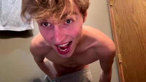 bigskinnyboyshh online show from December 12, 8:57 am