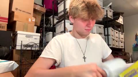 bigskinnyboyshh online show from October 3, 1:59 am