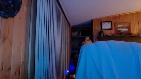 Snapshot of bigthicksatisfying2 chatting on December 16, 4:45 am bigthicksatisfying2 online show from December 16, 4:45 am