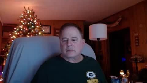 Snapshot of bigthicksatisfying2 chatting on December 19, 4:45 am bigthicksatisfying2 online show from December 19, 4:45 am
