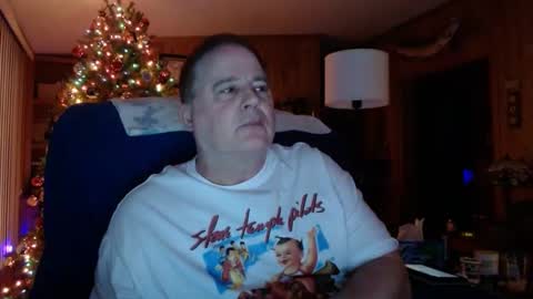 Snapshot of bigthicksatisfying2 chatting on January 7, 3:24 am bigthicksatisfying2 online show from January 7, 3:24 am