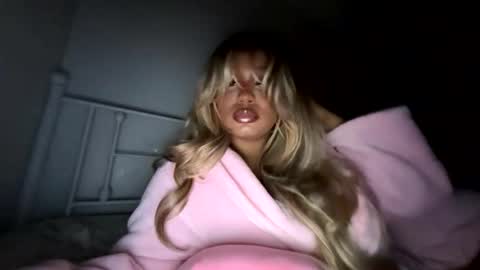 Nyx online show from November 20, 8:02 am