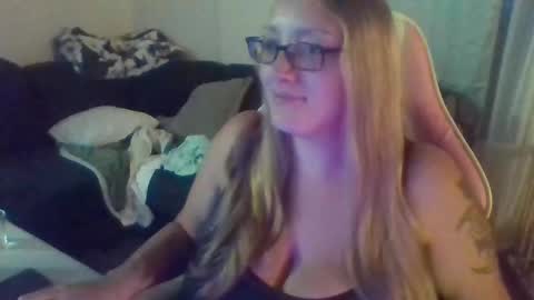 Mountain Mama online show from October 21, 2:05 am