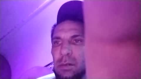 Snapshot of bigwalkdog420 chatting on December 25, 3:08 am bigwalkdog420 online show from December 25, 3:08 am