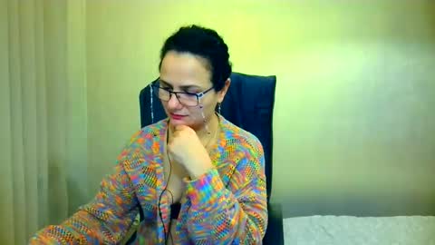 DOM NIKA online show from January 16, 9:30 pm