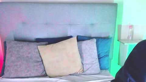 B-I-L-L-I-E 3 online show from October 10, 6:08 am