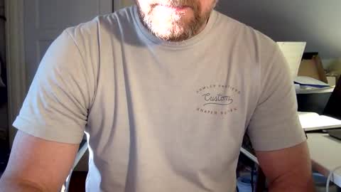 Snapshot of bisonbar chatting on January 20, 9:01 pm BisonBar online show from January 20, 9:01 pm