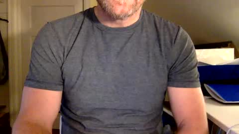 Snapshot of bisonbar chatting on December 11, 5:58 pm BisonBar online show from December 11, 5:58 pm