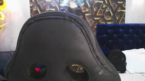 black_king_241 online show from February 11, 3:10 am