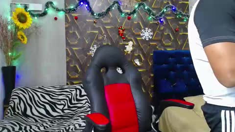 black_king_241 online show from November 25, 3:05 am