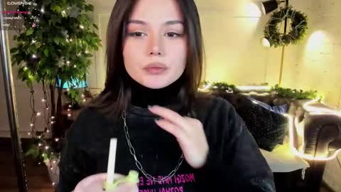 Mon Mon online show from December 17, 2:29 am