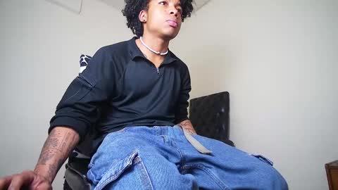 Snapshot of black_tentationx chatting on March 6, 3:02 am black_tentationx online show from March 6, 3:02 am