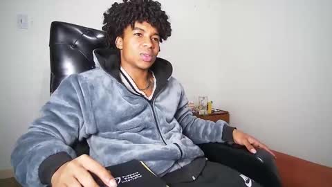 Snapshot of black_tentationx chatting on February 12, 2:56 am black_tentationx online show from February 12, 2:56 am