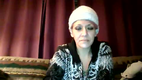 Purplelilly82 online show from November 28, 9:38 am