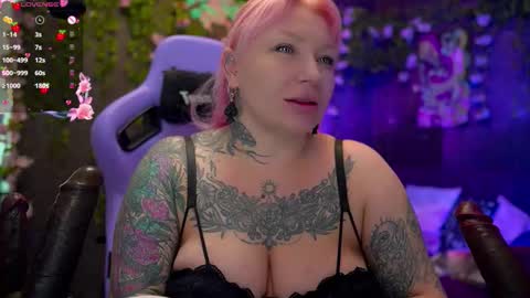 Alice online show from October 17, 8:02 pm