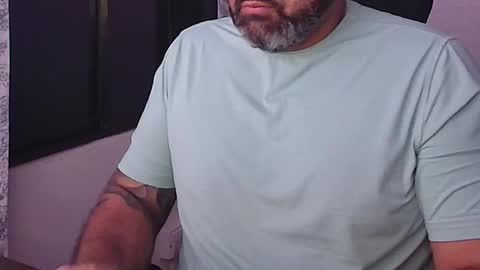 Snapshot of blackfirebird chatting on October 24, 1:17 am blackfirebird online show from October 24, 1:17 am