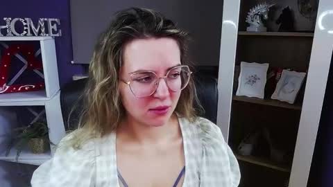 Z O E Y online show from January 7, 5:34 am