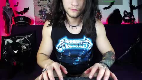 Snapshot of blackwolf_6 chatting on October 24, 12:33 am Dave online show from October 24, 12:33 am