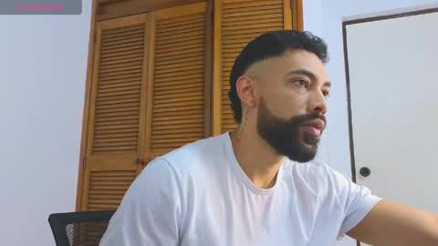 blade_miller_ online show from June 5, 12:32 pm
