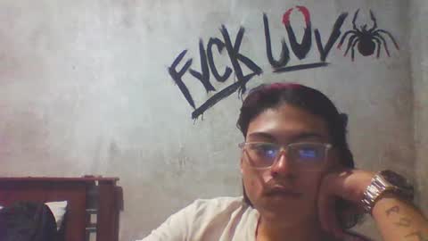 Snapshot of blade_sensual chatting on October 26, 6:03 am blade_sensual online show from October 26, 6:03 am