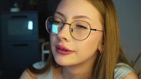  LiLy online show from February 24, 9:07 pm