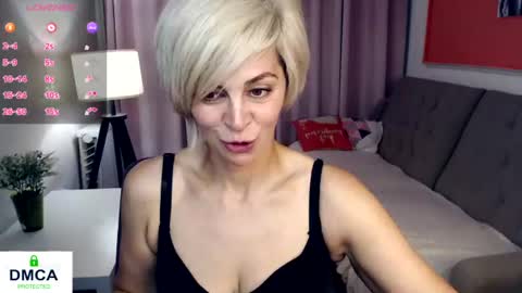 Lola online show from July 28, 8:52 pm