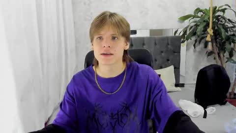 Snapshot of blondie_lover69 chatting on September 21, 8:35 pm Maleeth online show from September 21, 8:35 pm