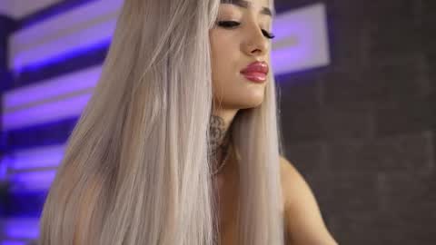 blondie_muller online show from December 15, 9:11 pm