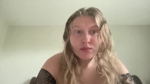 BADDIE online show from October 17, 7:07 pm