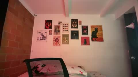 Bella Bloom ts online show from November 17, 6:16 am