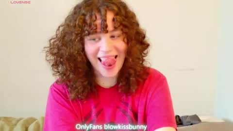 Blow Kiss Bunny online show from June 22, 7:10 pm