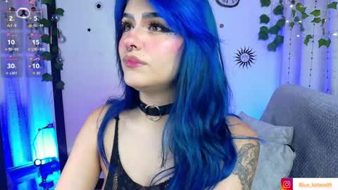 blue_kittenn online show from June 5, 4:41 am