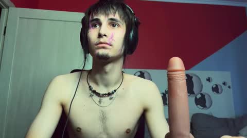 Snapshot of blue_w0rld chatting on October 18, 5:00 am SONNYVAN online show from October 18, 5:00 am