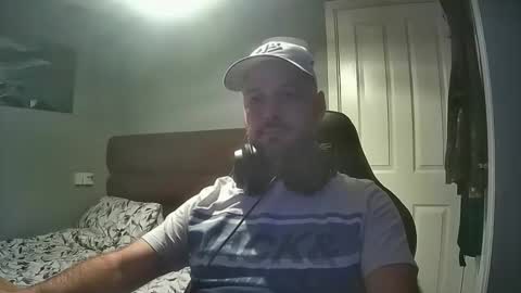 bluebirdflame1 online show from October 24, 9:48 pm