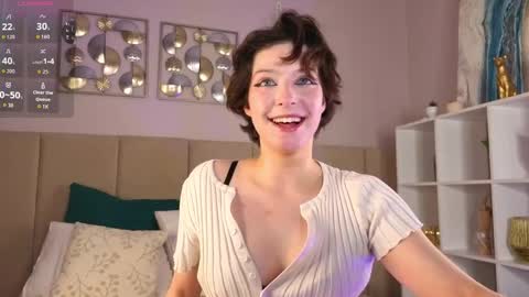 Charlotte  dont forget to thumbs up me  online show from May 26, 3:01 am