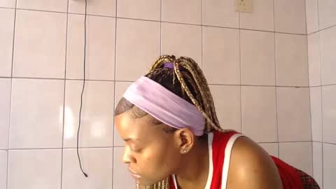 Snapshot of bluedi622952 chatting on March 7, 1:07 pm Tee online show from March 7, 1:07 pm
