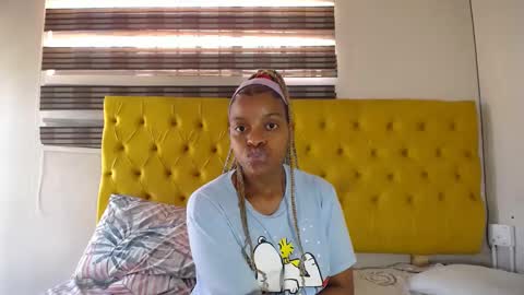 Snapshot of bluedi622952 chatting on February 25, 12:05 pm Tee online show from February 25, 12:05 pm