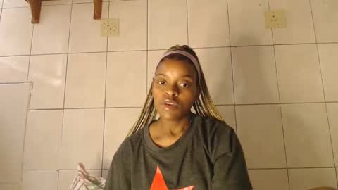 Snapshot of bluedi622952 chatting on March 11, 3:02 pm Tee online show from March 11, 3:02 pm
