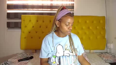 Snapshot of bluedi622952 chatting on February 25, 3:09 pm Tee online show from February 25, 3:09 pm