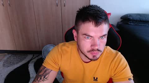 blueeyeboy0 online show from January 22, 12:38 pm