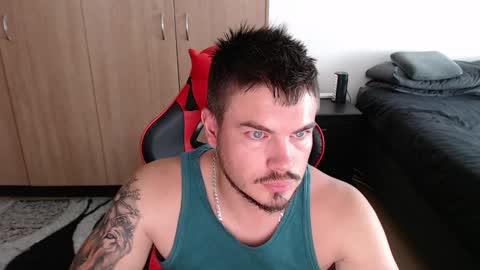 blueeyeboy0 online show from January 28, 12:43 pm